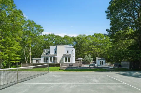 $3,295,000 | 2 Jodys Path, East Hampton, NY 11937