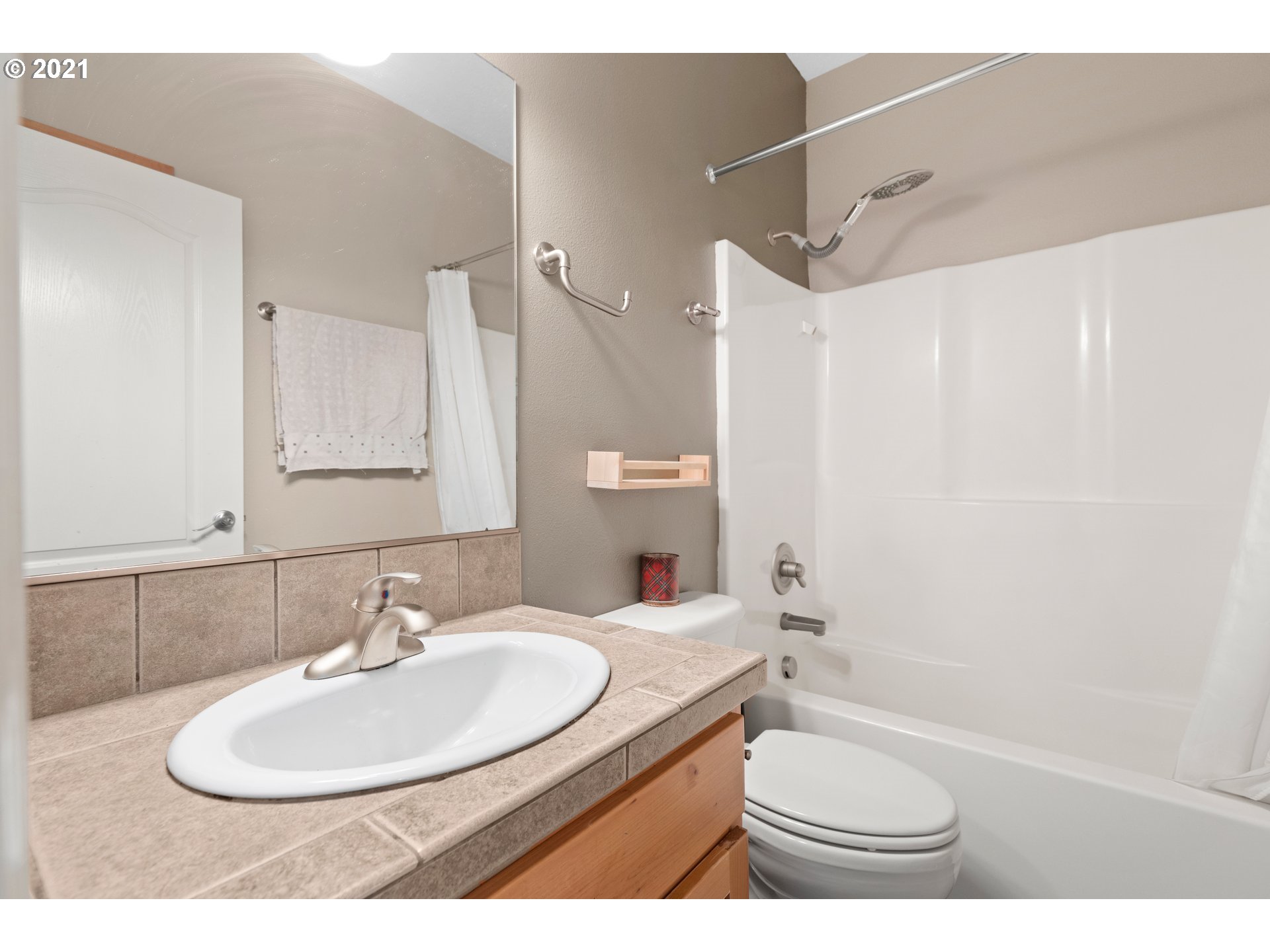 925 Toliver Road, Unit A Molalla, OR 97038 - Photo 15 of 32