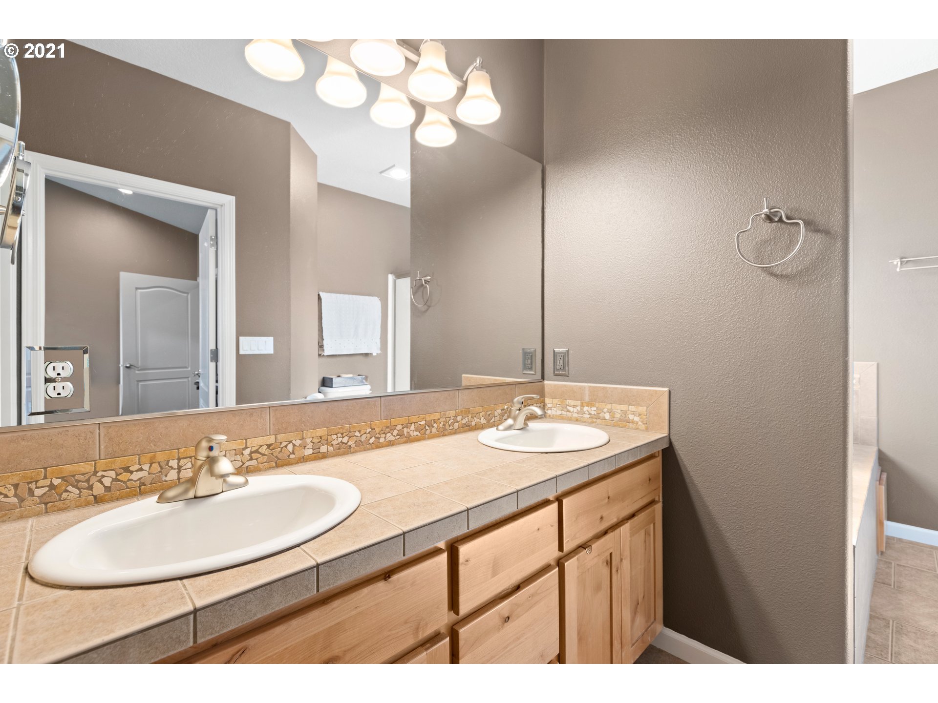 925 Toliver Road, Unit A Molalla, OR 97038 - Photo 27 of 32