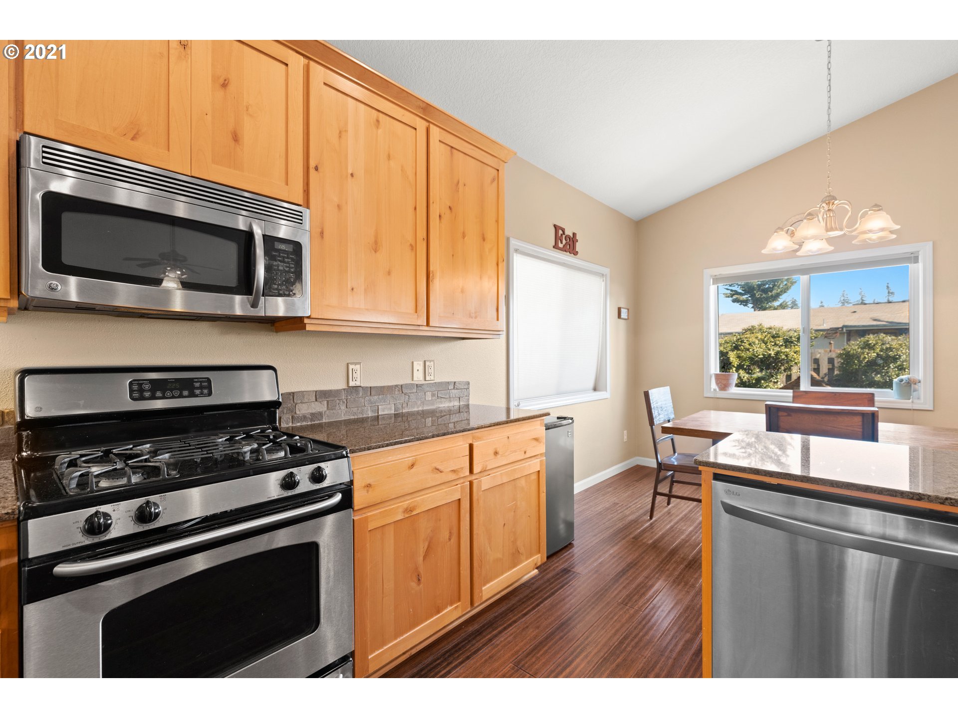 925 Toliver Road, Unit A Molalla, OR 97038 - Photo 10 of 32