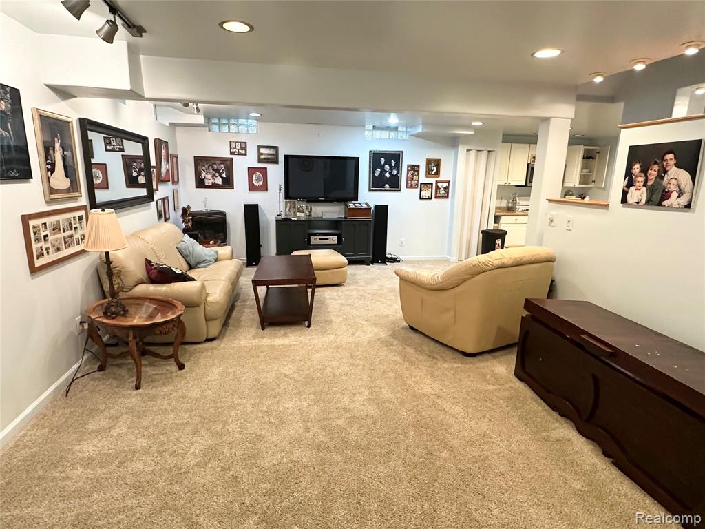 41723 Glade Road, Unit 37 Canton, MI 48187 - Photo 39 of 44 Gallery Image 39
