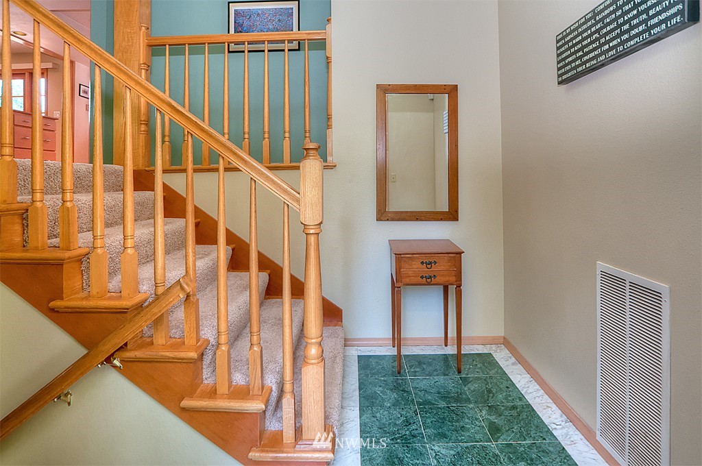 18824 93rd Avenue Northeast Bothell, WA 98011 - Photo 3 of 25 Gallery Image 3