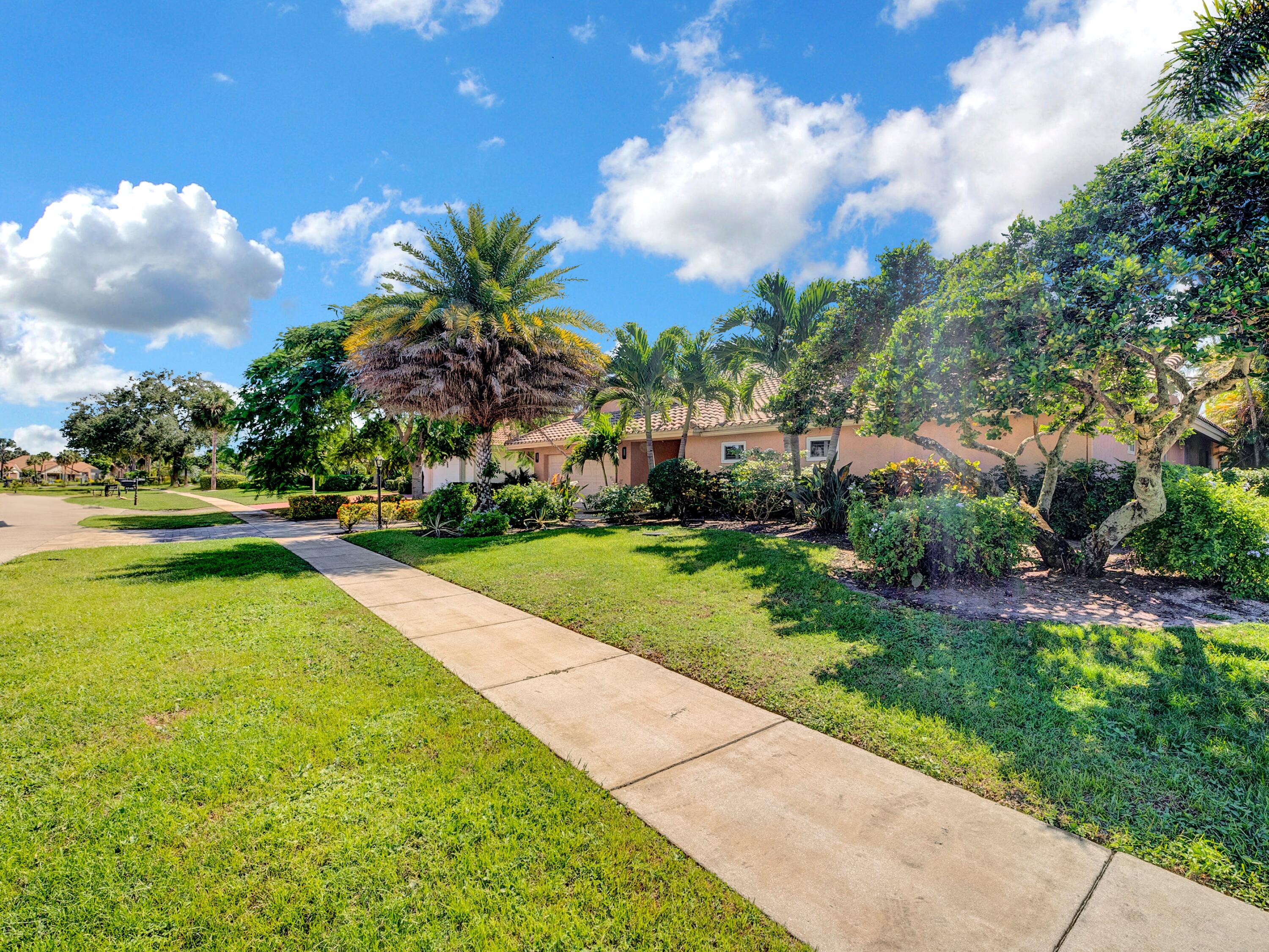 4550 White Cedar Lane Delray Beach, FL 33445 - Photo 36 of 38 side outdoor