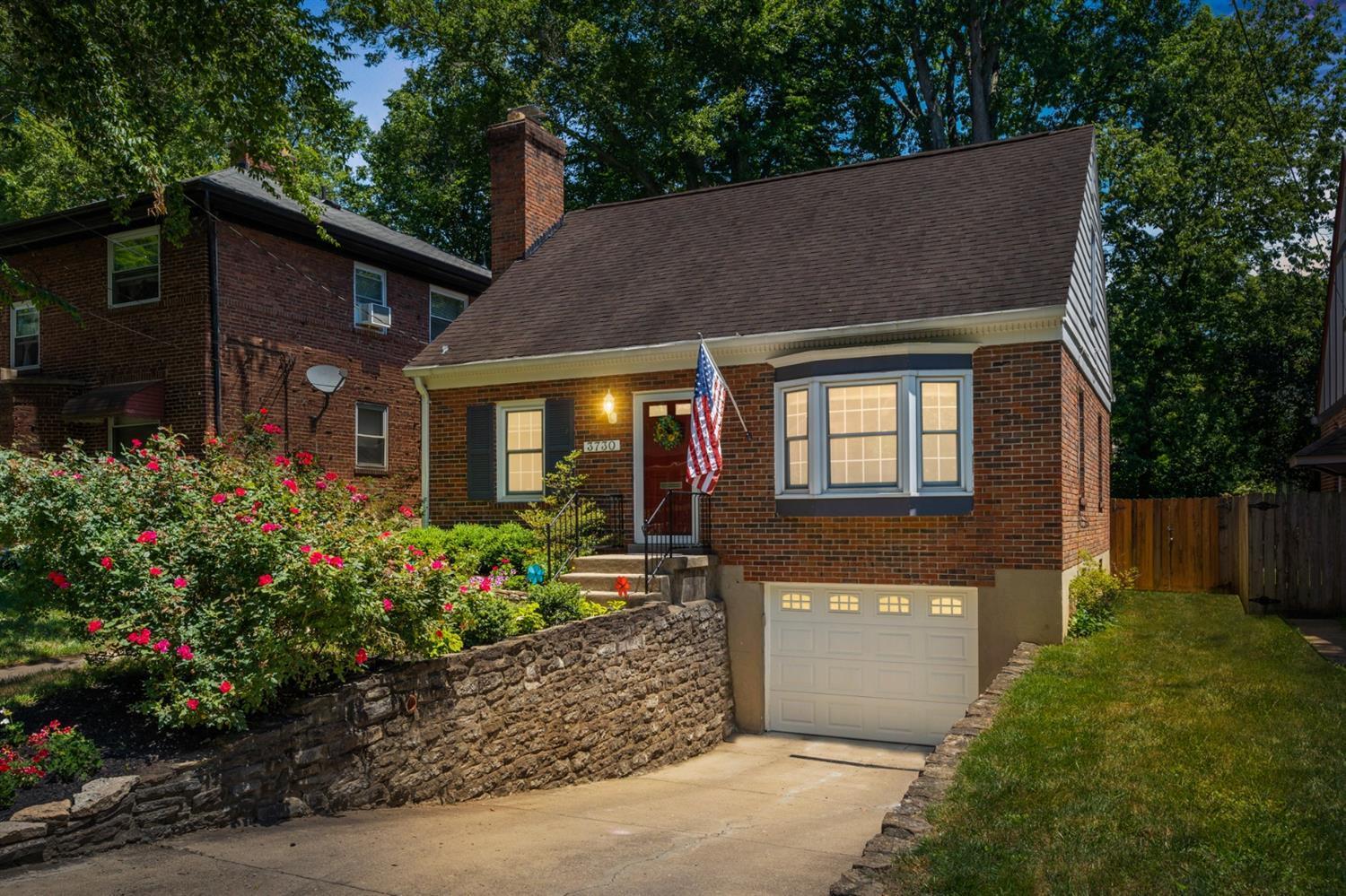 3730 Homewood Road Mariemont, OH 45227 - Photo 2 of 36