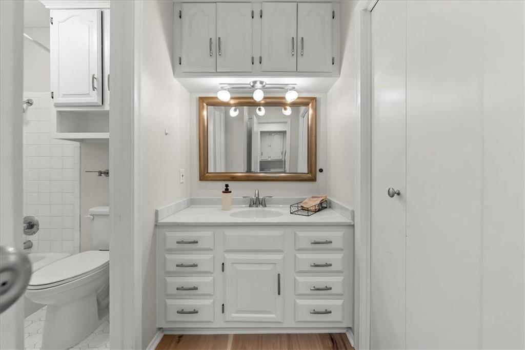 4545 Wornall Road, Unit LE3 Kansas City, MO 64111 - Photo 15 of 32