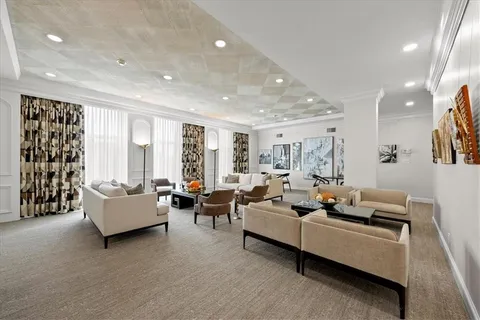 $129,900 | 4545 Wornall Road, Unit LE3, Kansas City, MO 64111