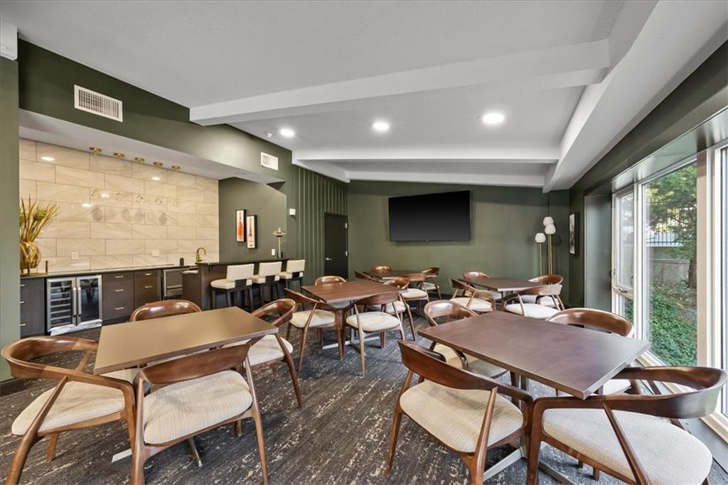 4545 Wornall Road, Unit LE3 Kansas City, MO 64111 - Photo 20 of 32