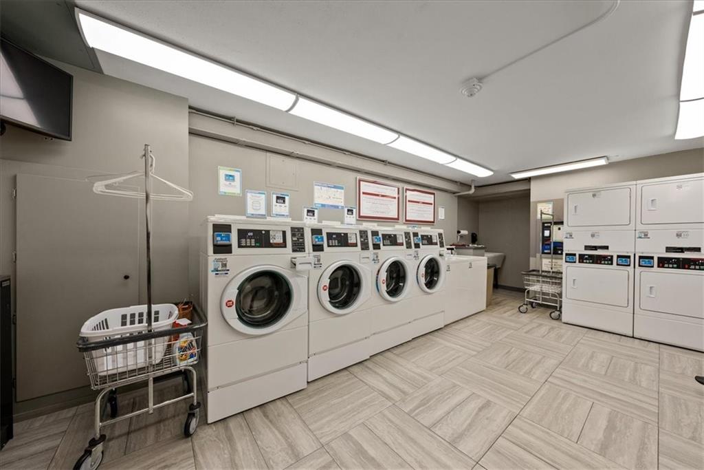 4545 Wornall Road, Unit LE3 Kansas City, MO 64111 - Photo 24 of 32