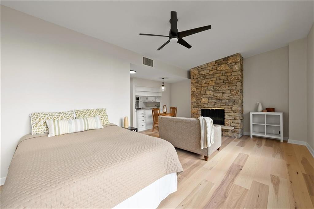 4545 Wornall Road, Unit LE3 Kansas City, MO 64111 - Photo 10 of 32