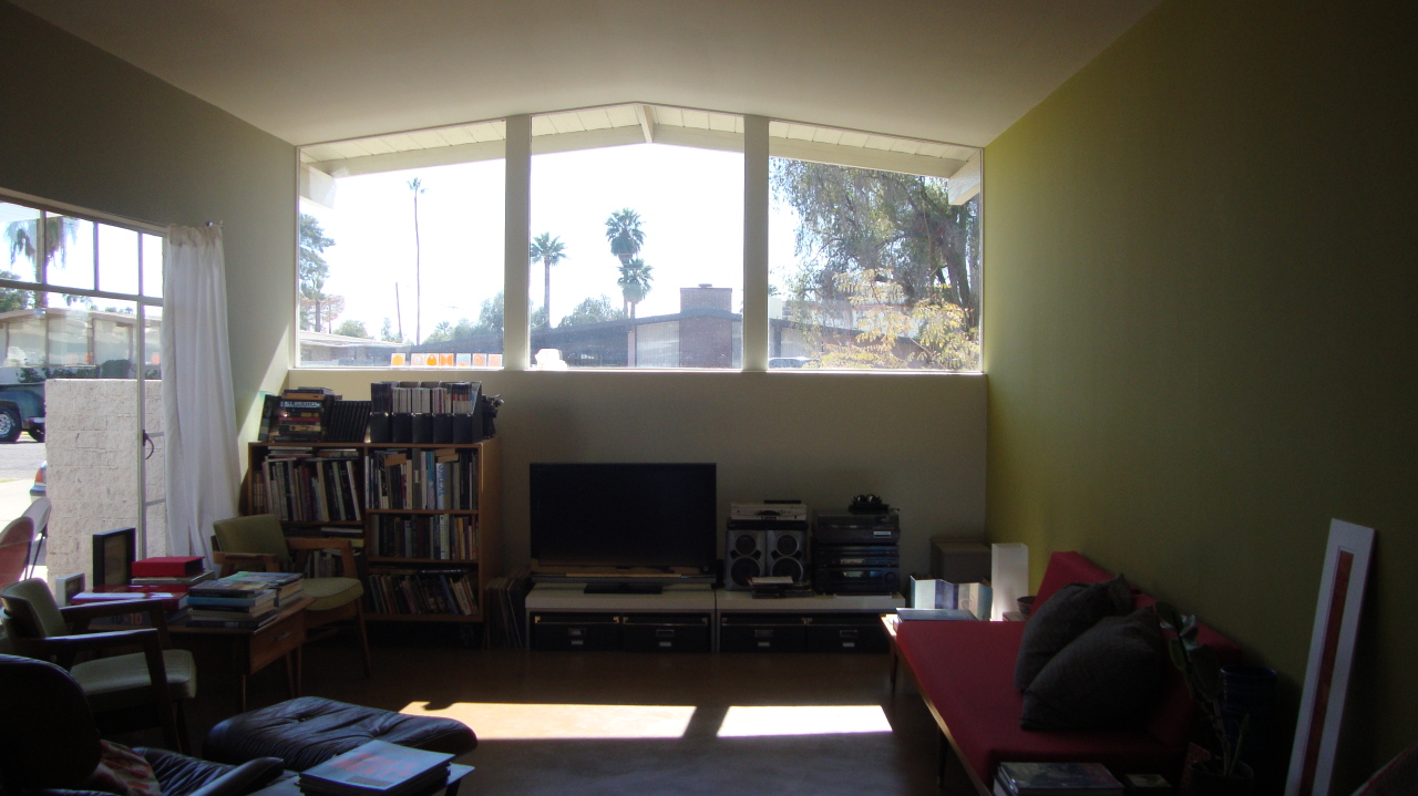 4118 East Coronado Road Phoenix, AZ 85008 - Photo 7 of 9 Living room
