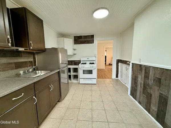 $1,450 | 41 Mechanic Street, Unit UPSTAIRS, Fort Edward, NY 12828