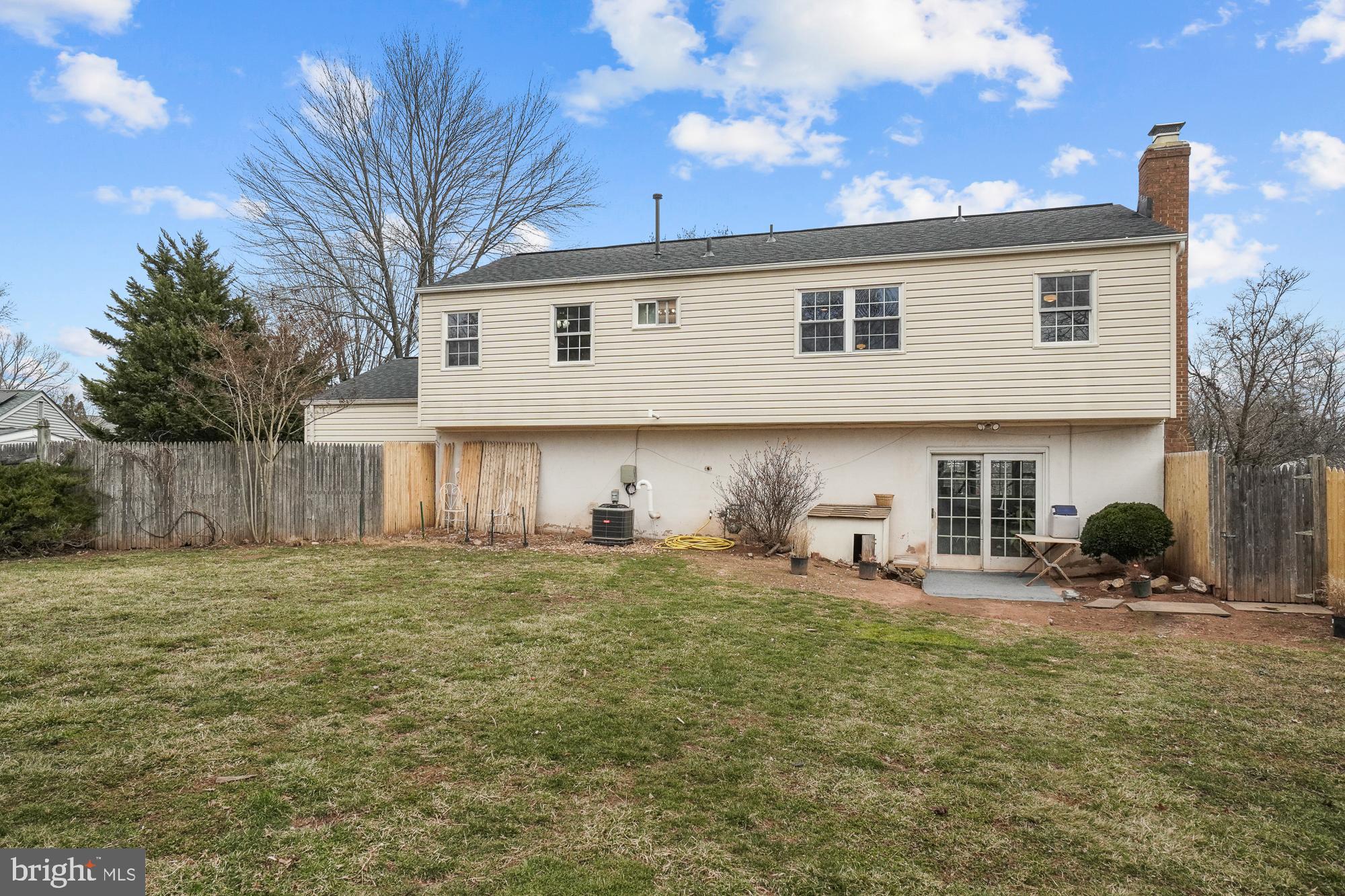 17124 Butler Road Poolesville, MD 20837 - Photo 12 of 58 Walk out from basement. Perfect for your pooch!