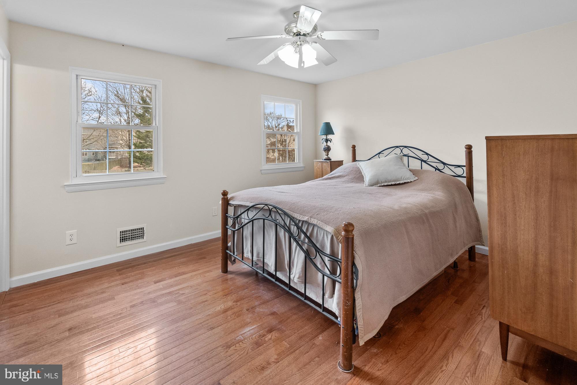17124 Butler Road Poolesville, MD 20837 - Photo 25 of 58 Owner's suite with fan and hardwoods