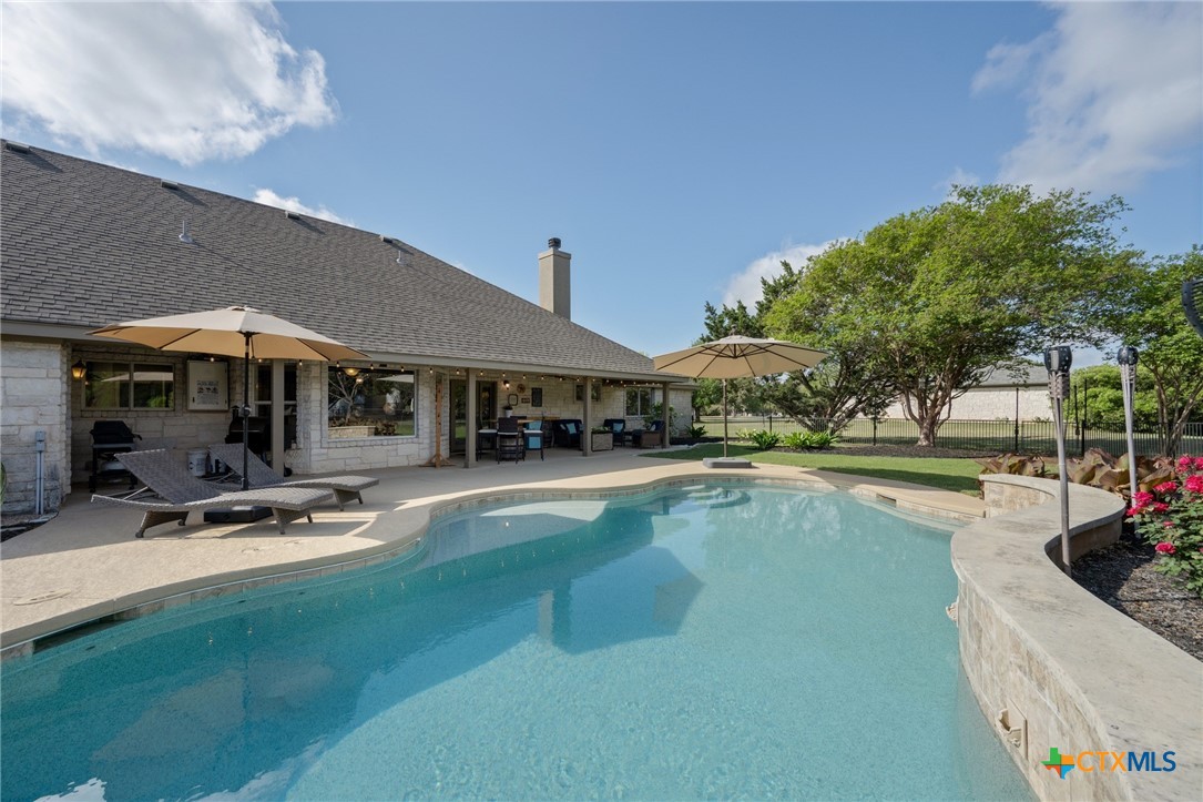 106 Starlight Trail Georgetown, TX 78633 - Photo 38 of 47 Sparkling Pool