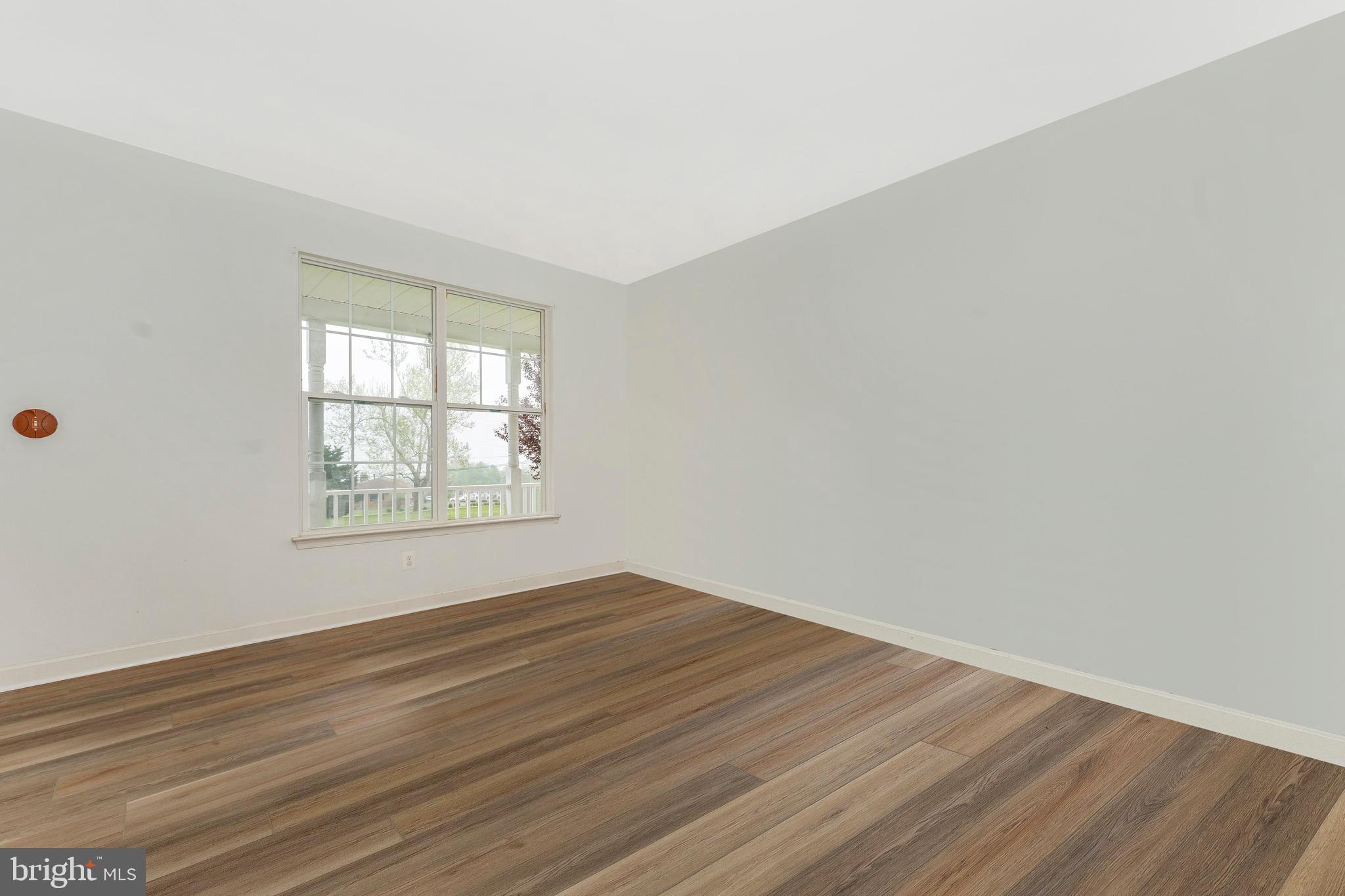 7860 Old Receiver Road Frederick, MD 21702 - Photo 5 of 48 Living Room