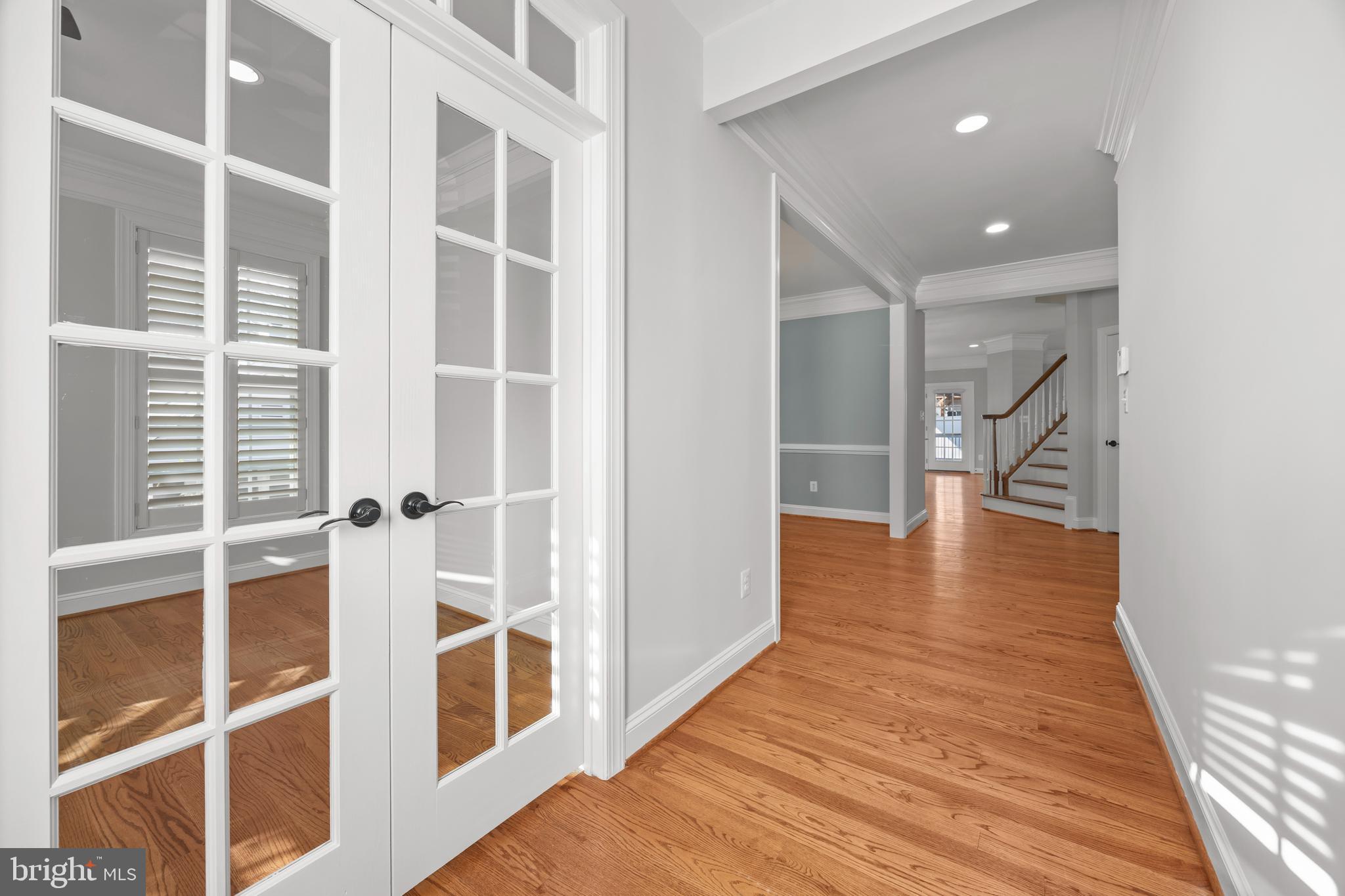 8047 Fairfax Road Alexandria, VA 22308 - Photo 2 of 70 Foyer
