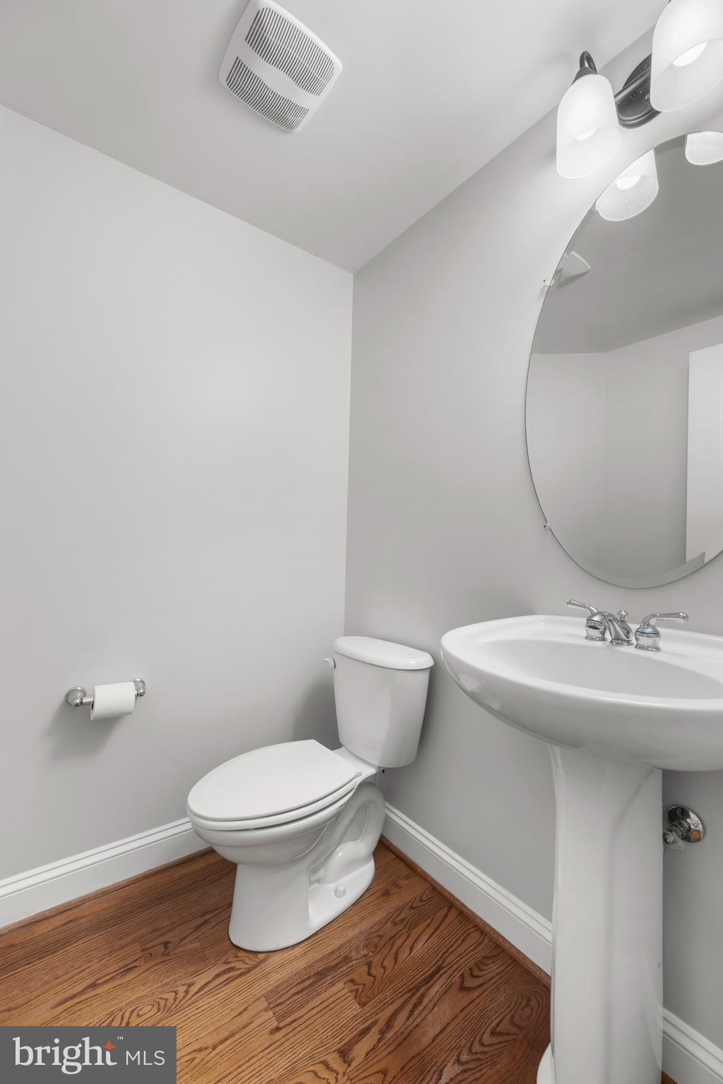 8047 Fairfax Road Alexandria, VA 22308 - Photo 28 of 70 Main Level Powder Room