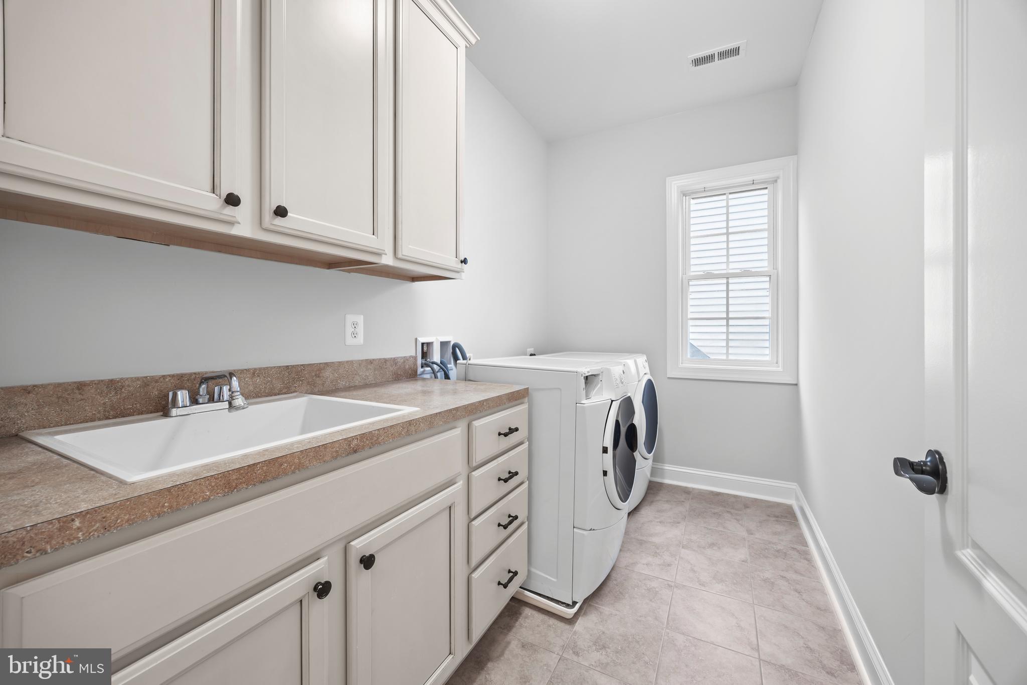 8047 Fairfax Road Alexandria, VA 22308 - Photo 49 of 70 Upper Level Laundry Room