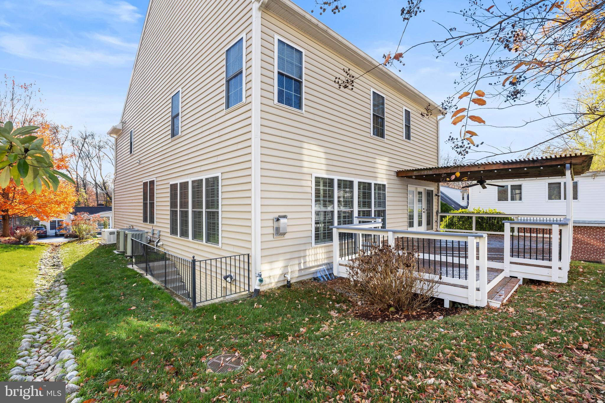 8047 Fairfax Road Alexandria, VA 22308 - Photo 66 of 70 Back Yard