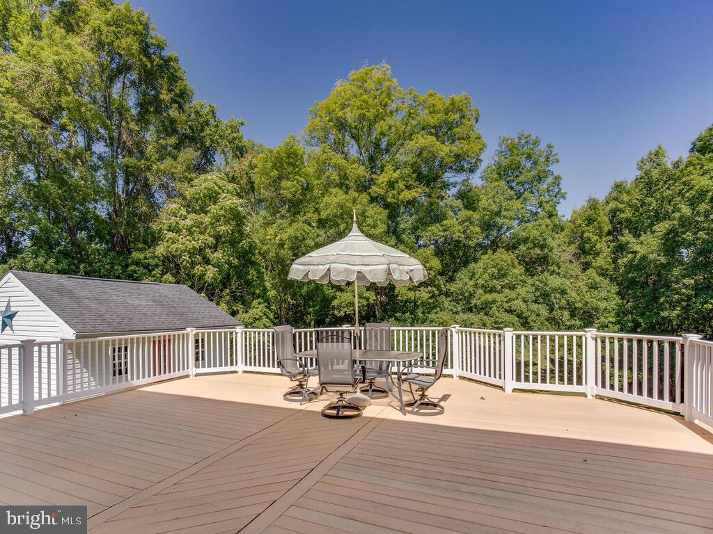 4320 Dunn Road Huntingtown, MD 20639 - Photo 19 of 47 Large maintenance free-composite deck