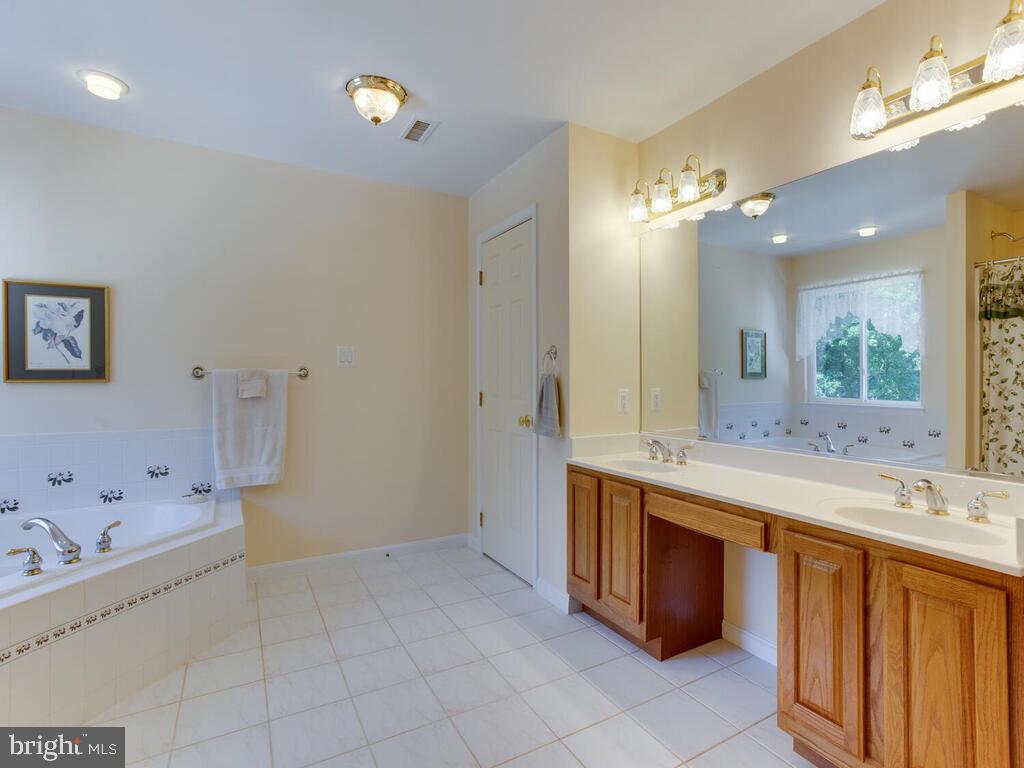 4320 Dunn Road Huntingtown, MD 20639 - Photo 9 of 47 Large Master Bath with Double Vanity Sinks