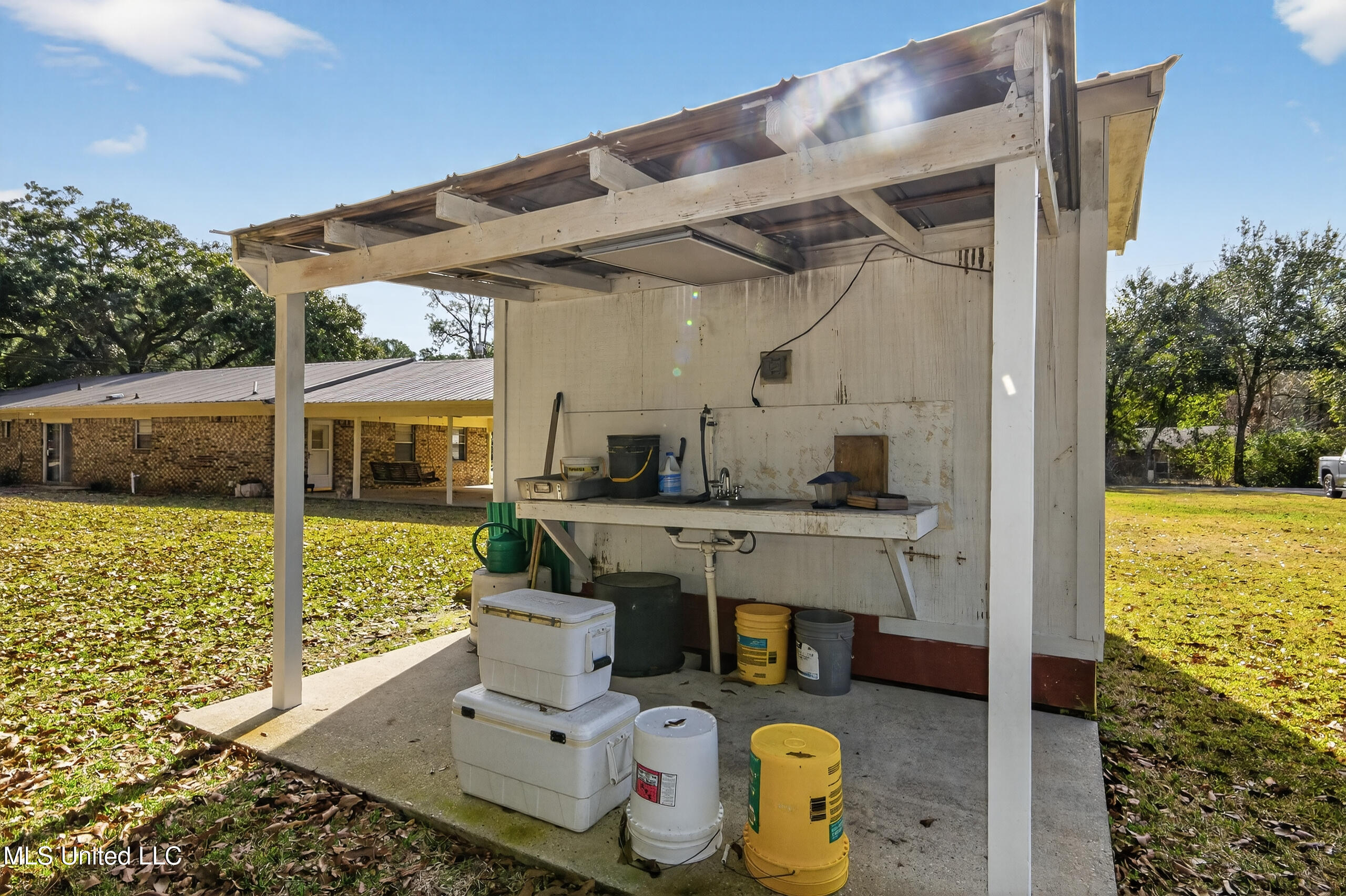 13700 Deneen Road Vancleave, MS 39565 - Photo 29 of 38 Outdoor Covered Sink