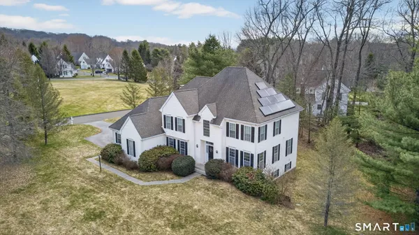 $899,900 | 5 Fenwick Drive, Avon, CT 06001