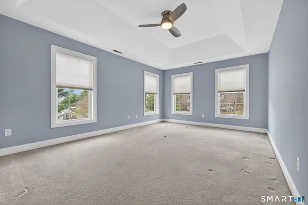 $899,900 | 5 Fenwick Drive, Avon, CT 06001