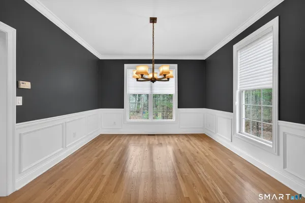 $899,900 | 5 Fenwick Drive, Avon, CT 06001