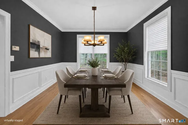 $899,900 | 5 Fenwick Drive, Avon, CT 06001