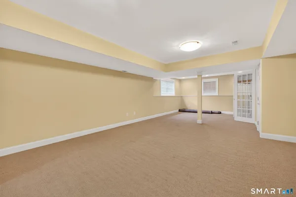 $899,900 | 5 Fenwick Drive, Avon, CT 06001