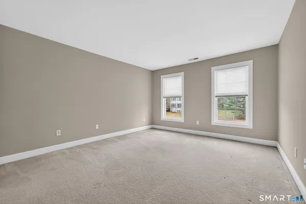 $899,900 | 5 Fenwick Drive, Avon, CT 06001