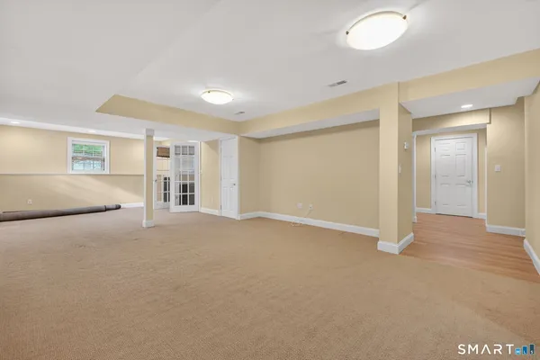 $899,900 | 5 Fenwick Drive, Avon, CT 06001