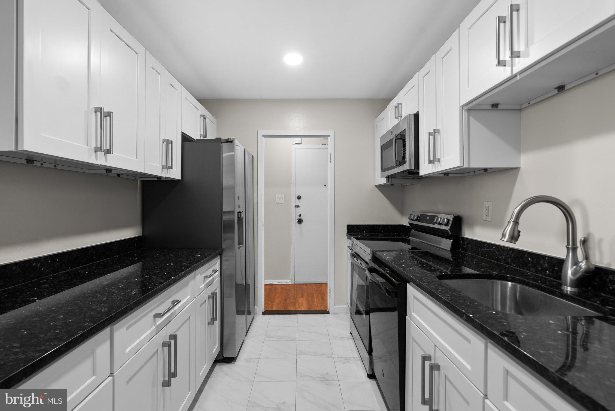 9701 Fields Road, Unit 1704 Gaithersburg, MD 20878 - Photo 13 of 42