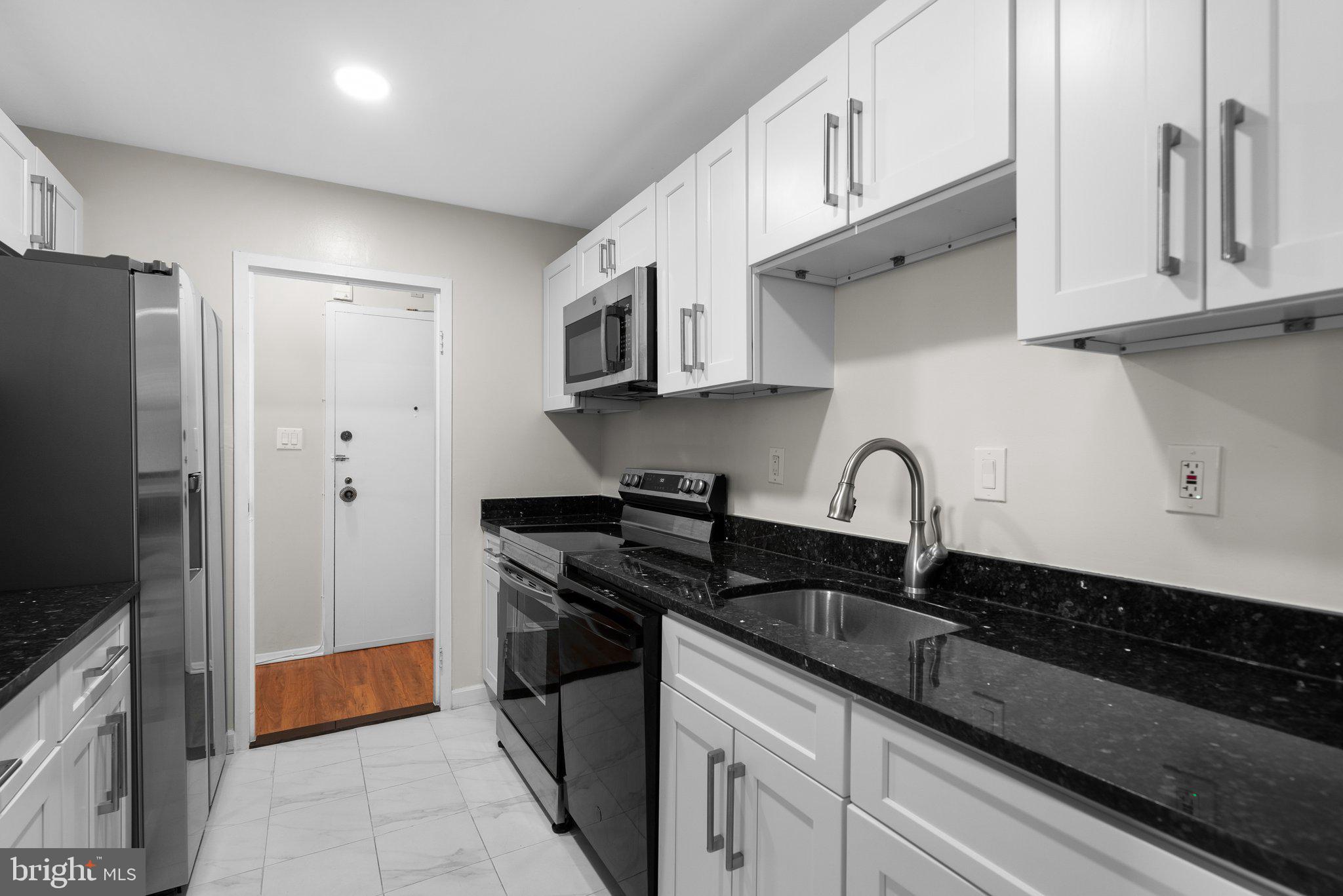 9701 Fields Road, Unit 1704 Gaithersburg, MD 20878 - Photo 14 of 42