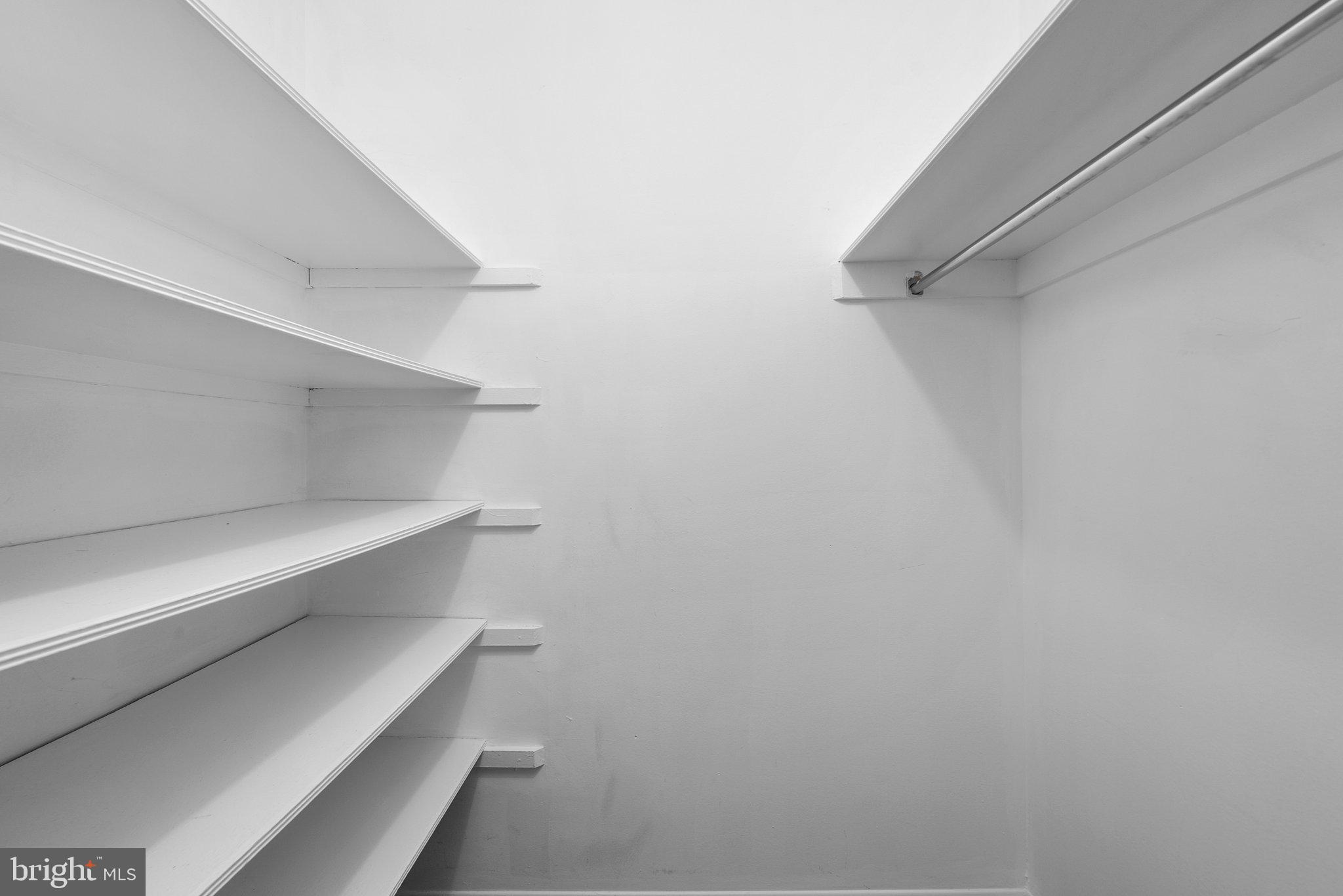 9701 Fields Road, Unit 1704 Gaithersburg, MD 20878 - Photo 27 of 42