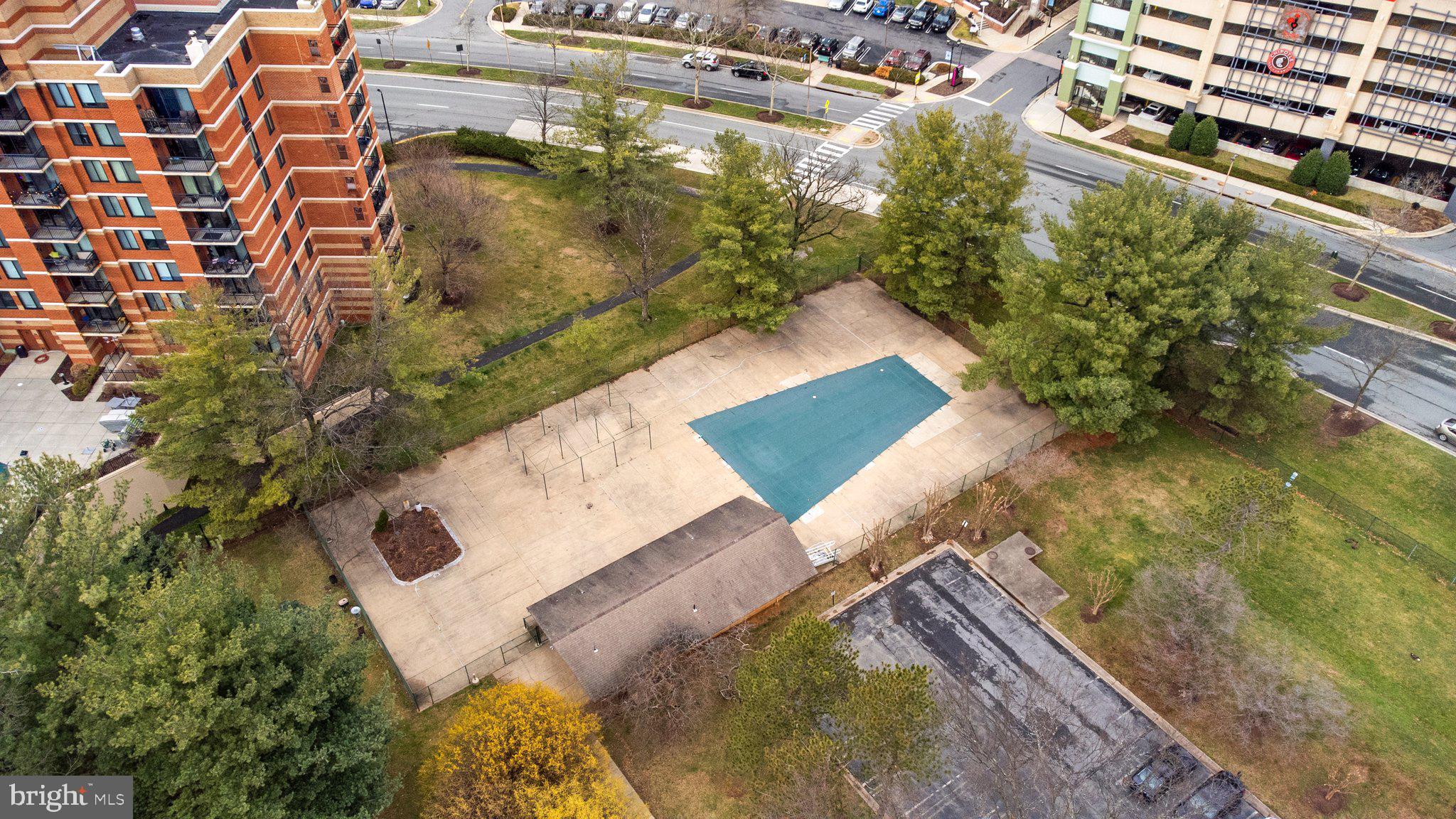 9701 Fields Road, Unit 1704 Gaithersburg, MD 20878 - Photo 33 of 42