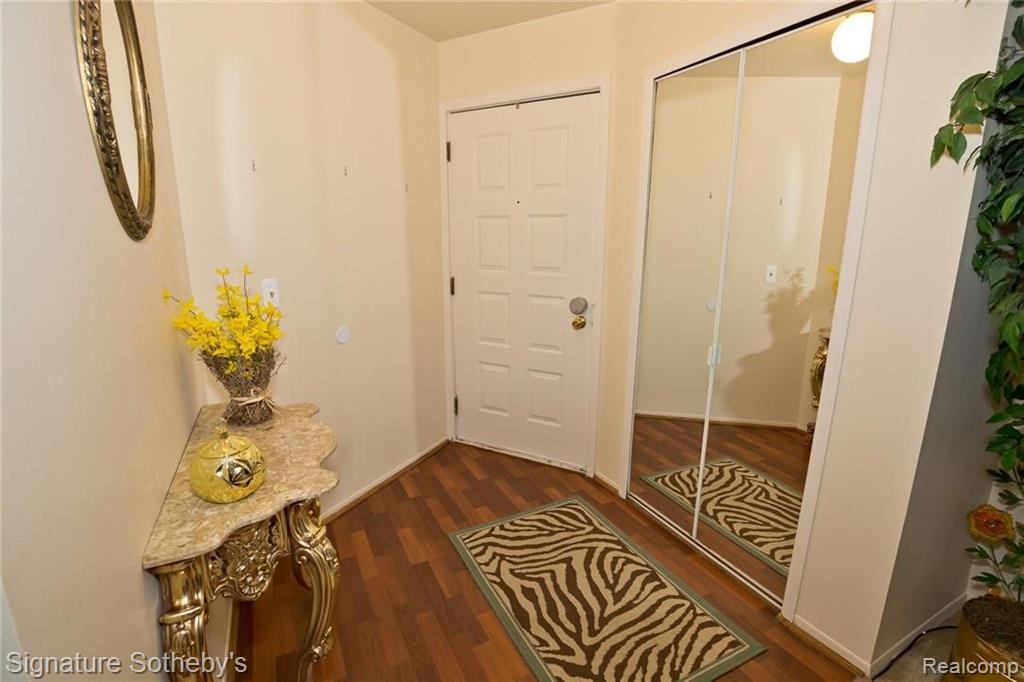 27264 Evergreen Road Lathrup Village, MI 48076 - Photo 2 of 22
