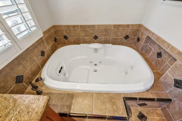 $18,995 | 590 Center Drive, Palo Alto, CA 94301