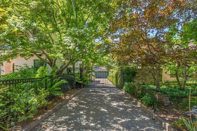 $18,995 | 590 Center Drive, Palo Alto, CA 94301