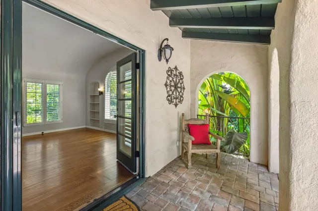 a bathroom with a tub