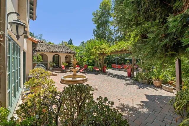 $18,995 | 590 Center Drive, Palo Alto, CA 94301