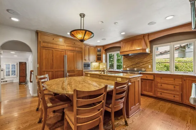 $18,995 | 590 Center Drive, Palo Alto, CA 94301