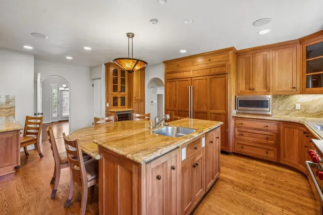 $18,995 | 590 Center Drive, Palo Alto, CA 94301