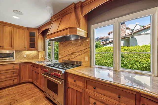 $18,995 | 590 Center Drive, Palo Alto, CA 94301