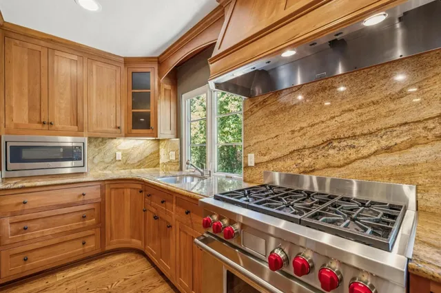 $18,995 | 590 Center Drive, Palo Alto, CA 94301