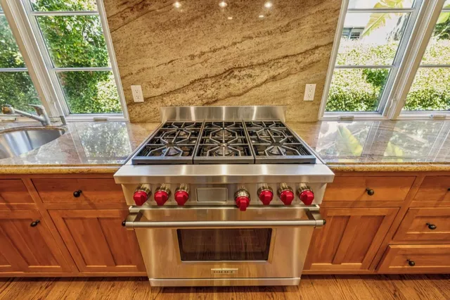 $18,995 | 590 Center Drive, Palo Alto, CA 94301