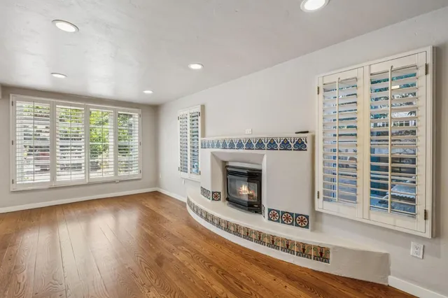 $18,995 | 590 Center Drive, Palo Alto, CA 94301