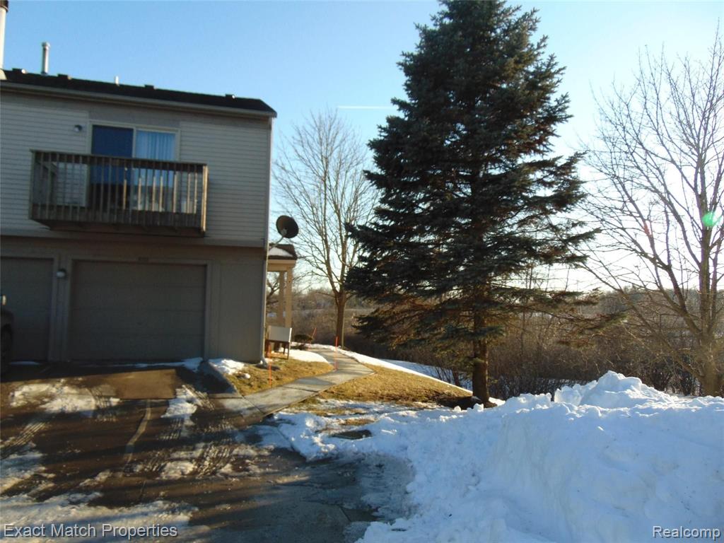 3152 High Pointe Ridge Road Lake Orion, MI 48359 - Photo 2 of 24