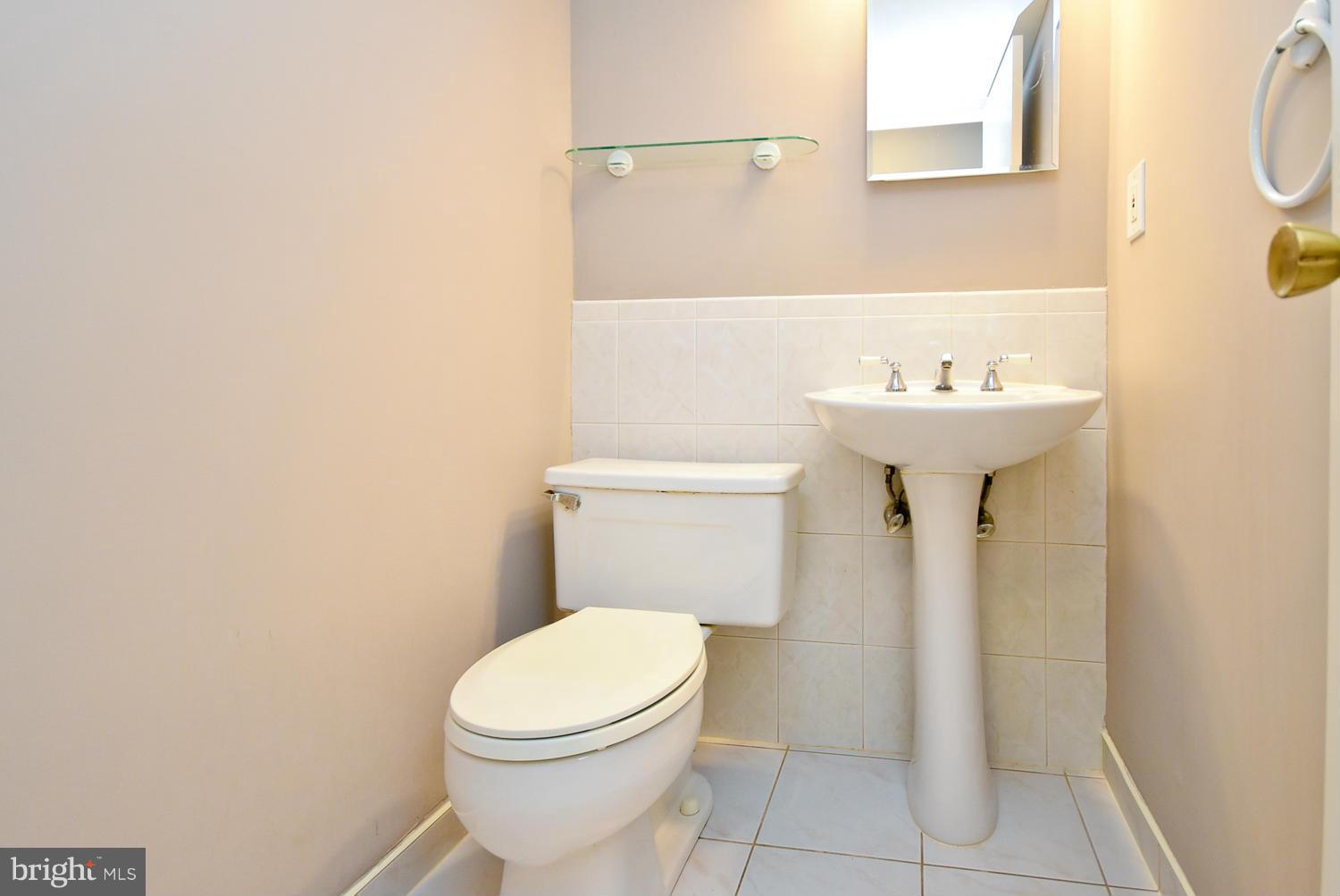9209 Ivanhoe Road Fort Washington, MD 20744 - Photo 15 of 29 First Floor Half Bath